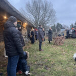 Annika Vaikla kõnet pidamas advenditule süütamisel Viimsi vabaõhumuuseumis